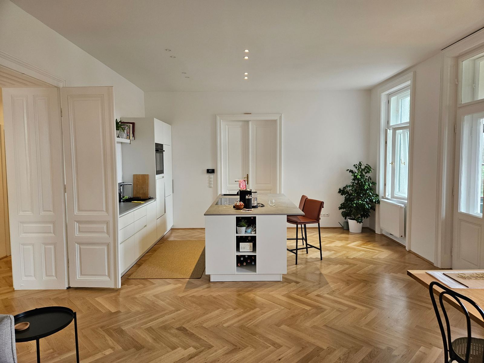 Fertig sanierte Altbauwohnung in der Rotenlöwengasse 1090 Wien nach Komplettsanierung durch Aurea Bau